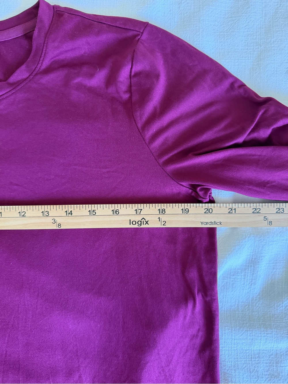 Skechers women’s Long Sleeve Crewneck Top - Black and Magenta - Picture 7 of 8